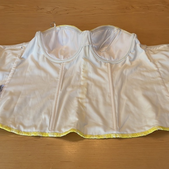 Guess Yellow and White Lace Bustier NWT Sz L/XL - Picture 10 of 17